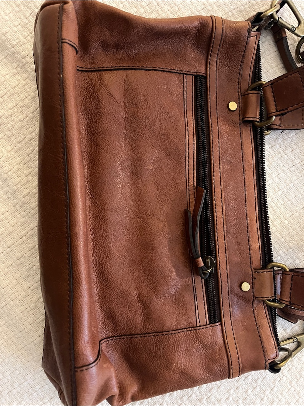 Beautiful FOSSIL Leather Handbag - Picture 5 of 8